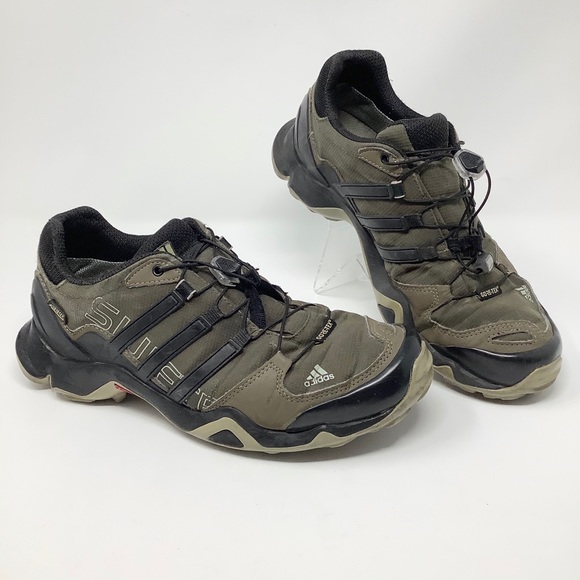 size 8.5 women's shoe in mens